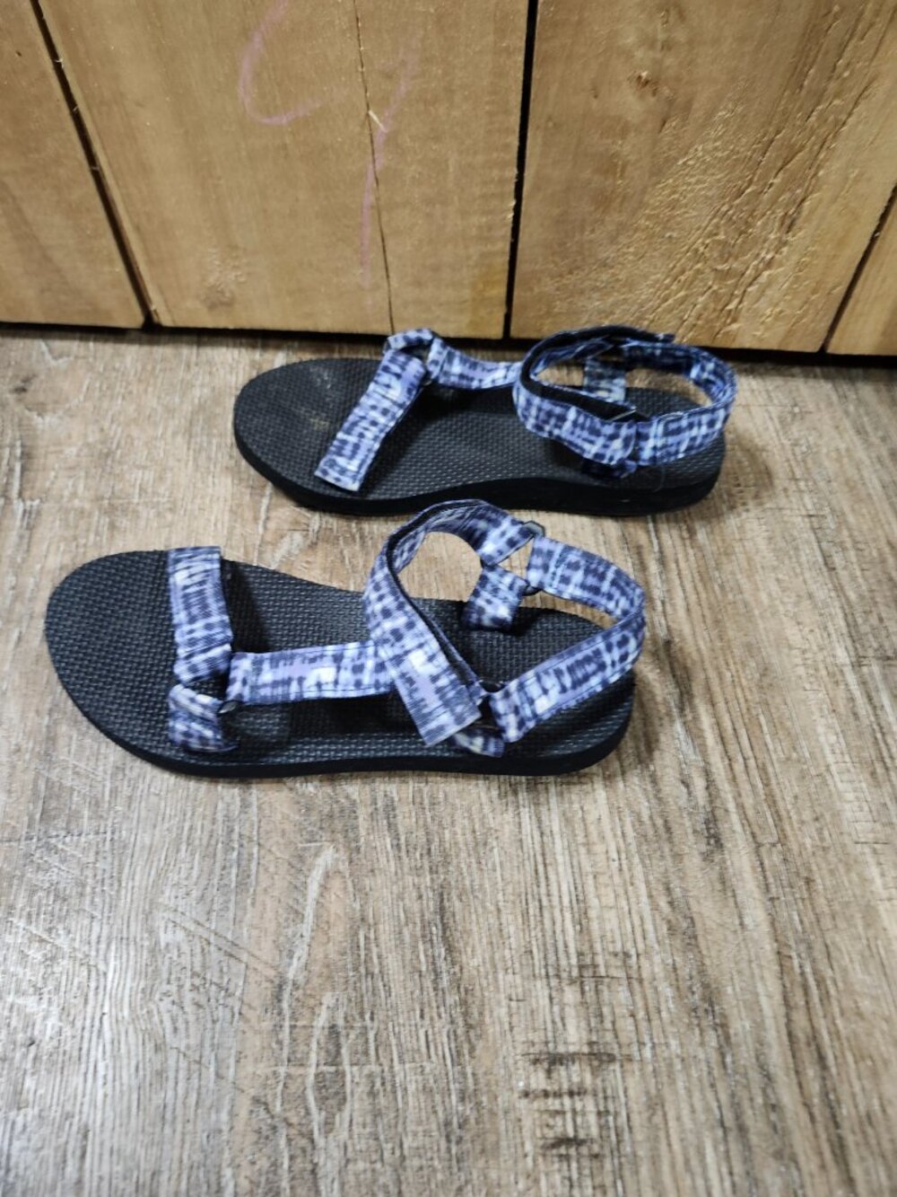 Time and Tru girls sandals